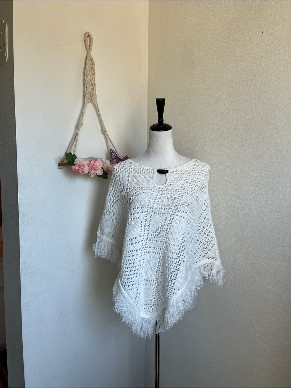 Vintage Cottagecore White Fringe Knit Poncho